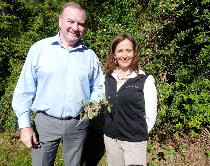 Stephen Bromhead met with Crown Lands Natural Resources Management project officer Tina Clemens to announce funding to tackle noxious weed problems in the area.