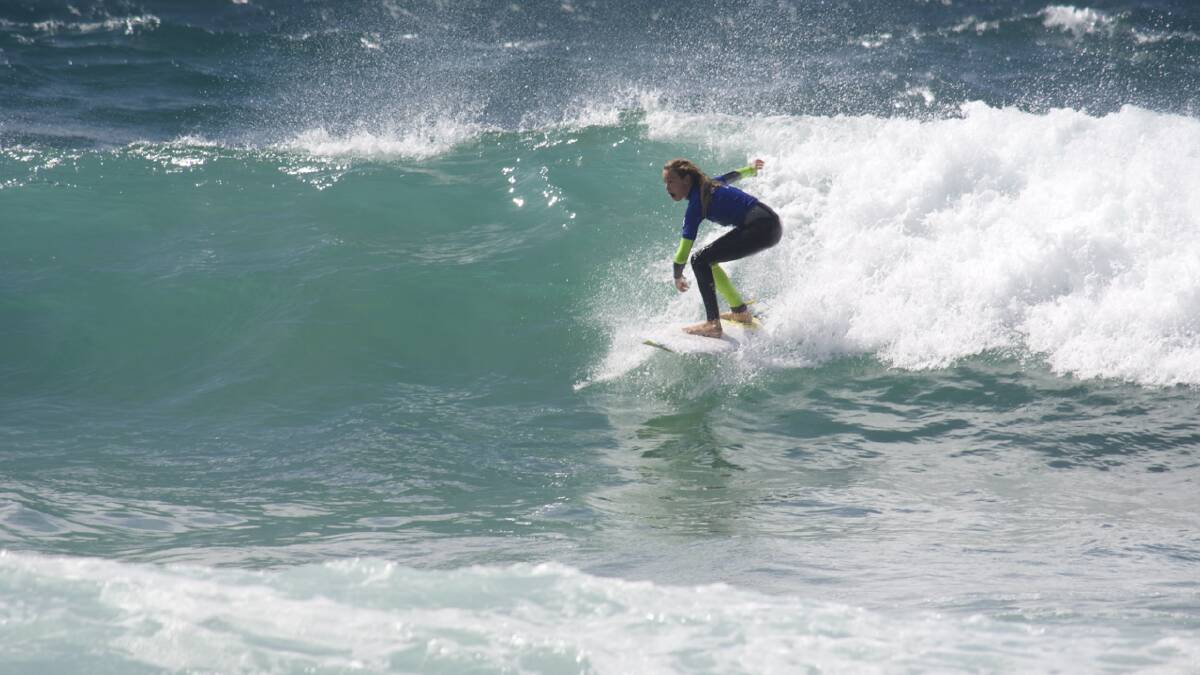 Surf waves on holidays