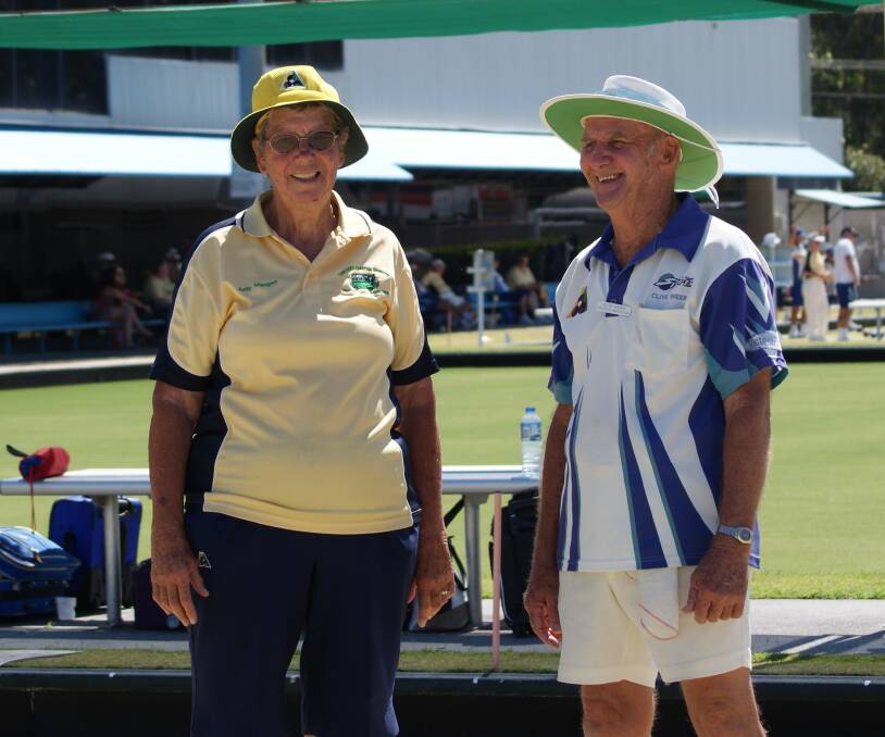 SHARING A LAUGH: Sporty’s Judy Mangan with South Tweed Heads bowler Clive Weeks.  
 