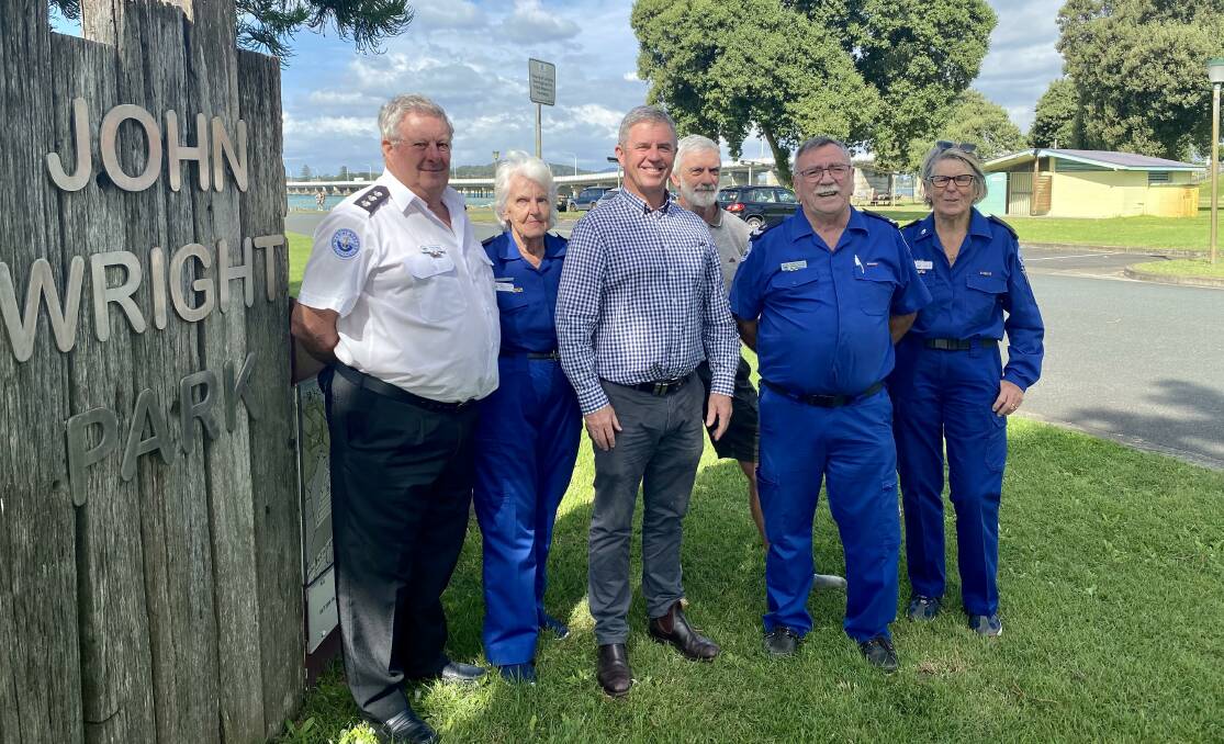 Marine Rescue volunteers, David Gibson and Anne Starkey, Member for Lyne, David Gillespie, Lakeside Festival volunteer, Peter Craig and Dennis Travers adn Janet Christou, also from Marine Rescue.