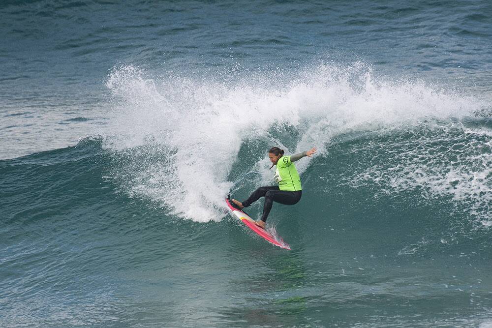 Local competitor Mel Bartz, Pacific Palms showed why she is a former Australian champion at the 2020 event taking out the over 35 women's title. Photo Ethan Smith/Surfing NSW.