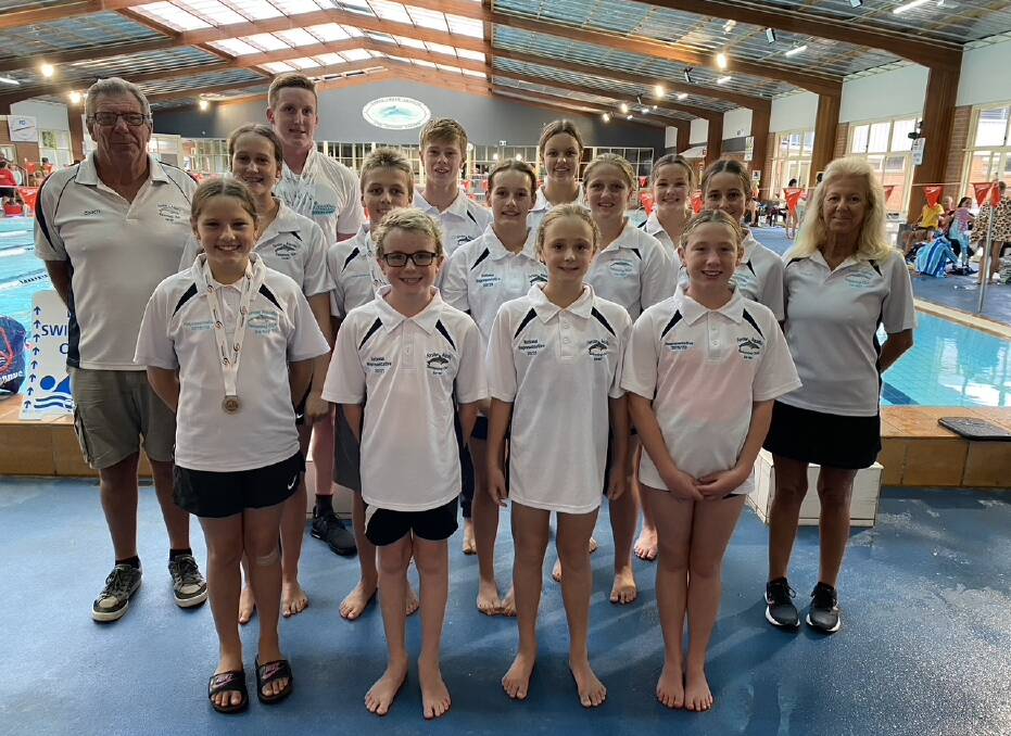 The 2021 country team, coach, Peter Sanders, Nash Wiles, Braydan Lee, Tanna Davey, Hannah Carmichael, Emily Rowell, Harrison Tancred, Eva Greenway, Eva Keen, Amy Rowell Adel Gregory (coach) Sophie Scisclo, Hamish Carmichael, Piper Bamford and Sophia Lee.
