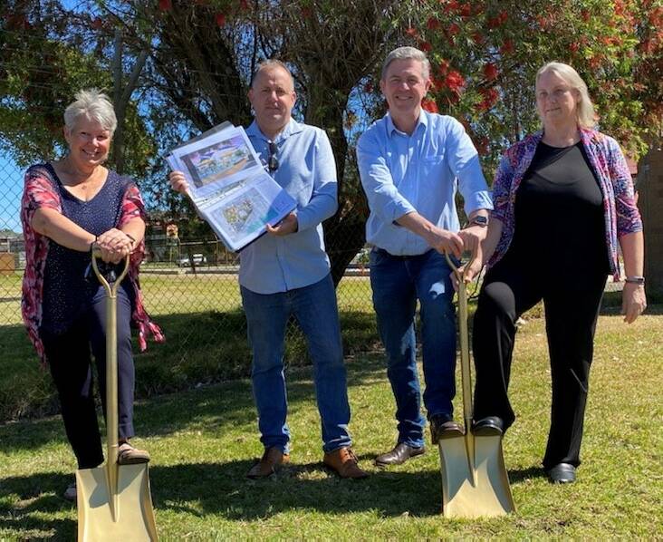 Janelle Dougherty, MidCoast Council councillor, Troy Fowler, Member for Lyne, David Gillespie and deputy mayor, Claire Pontin.