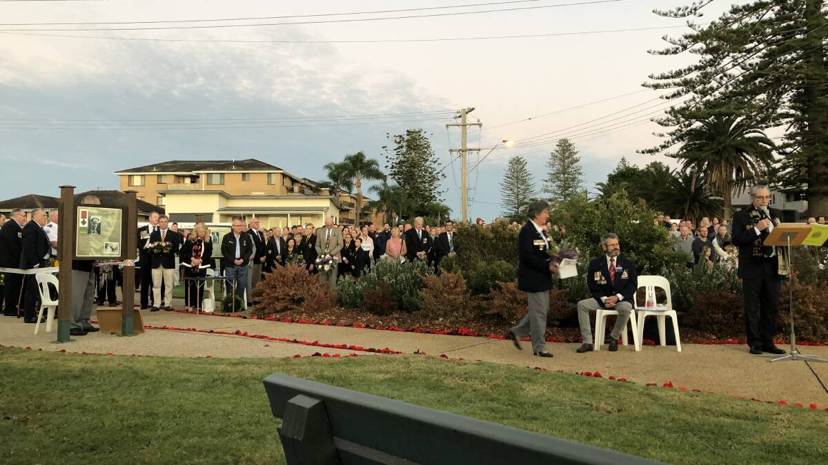 Thousands gather to honour our Anzacs at Tuncurry