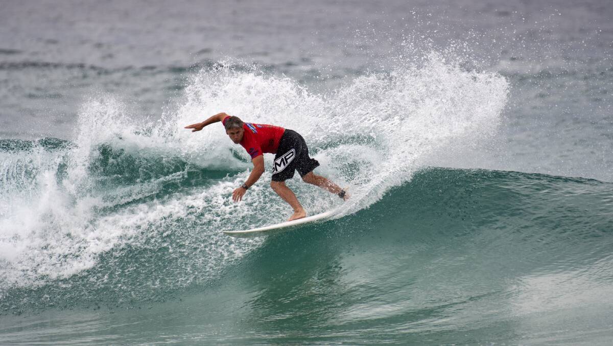 Woonoona's Dan Dignam returned to competition with a win in the over-45 men's. Photo by Ethan Smith/Surfing NSW.