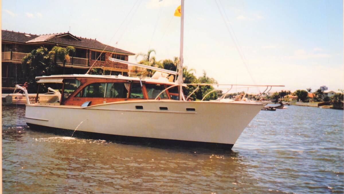 By 1996 ALOHA had been fitted with an aluminium mast and boom.