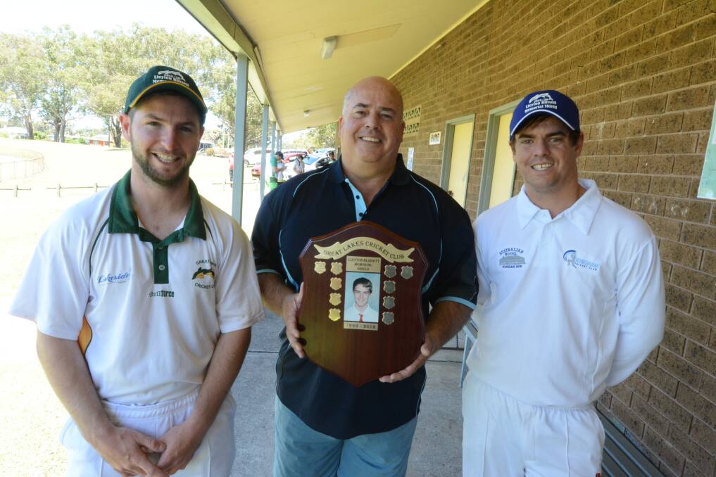 Warren Blissett, father of Lleyton, presented the memorial shield. He is pictured with Great Lakes captain Ryan Clark and Wingham captain Beau Reed.