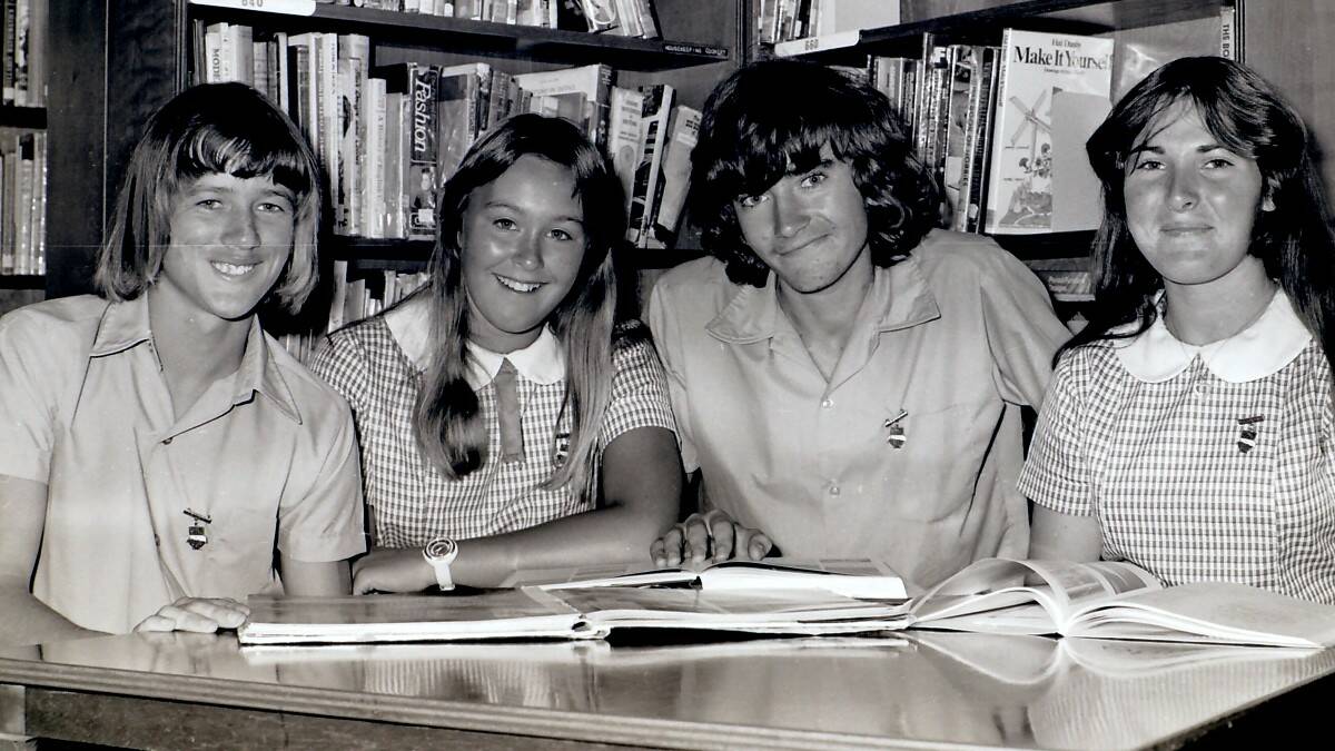 THROWBACK THURSDAY: social photos from our 1976 archives 