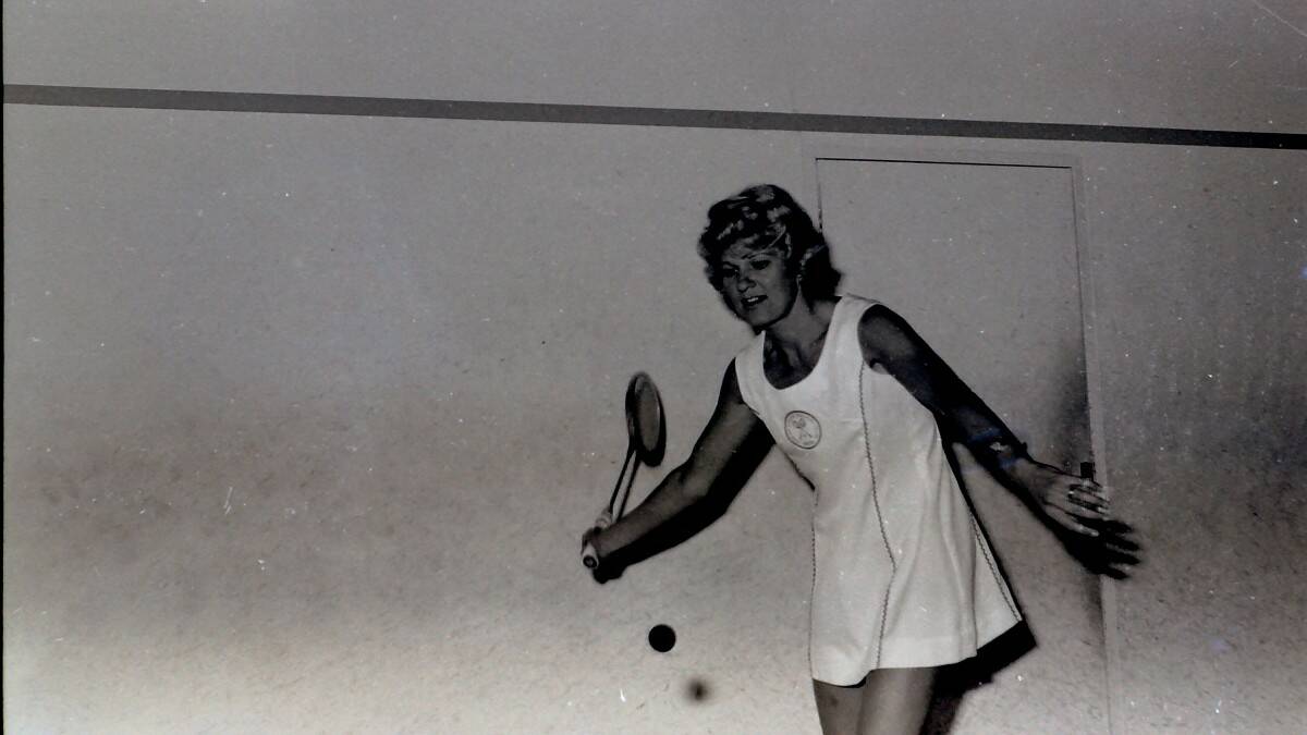 THROWBACK THURSDAY: do you know this squash player? 